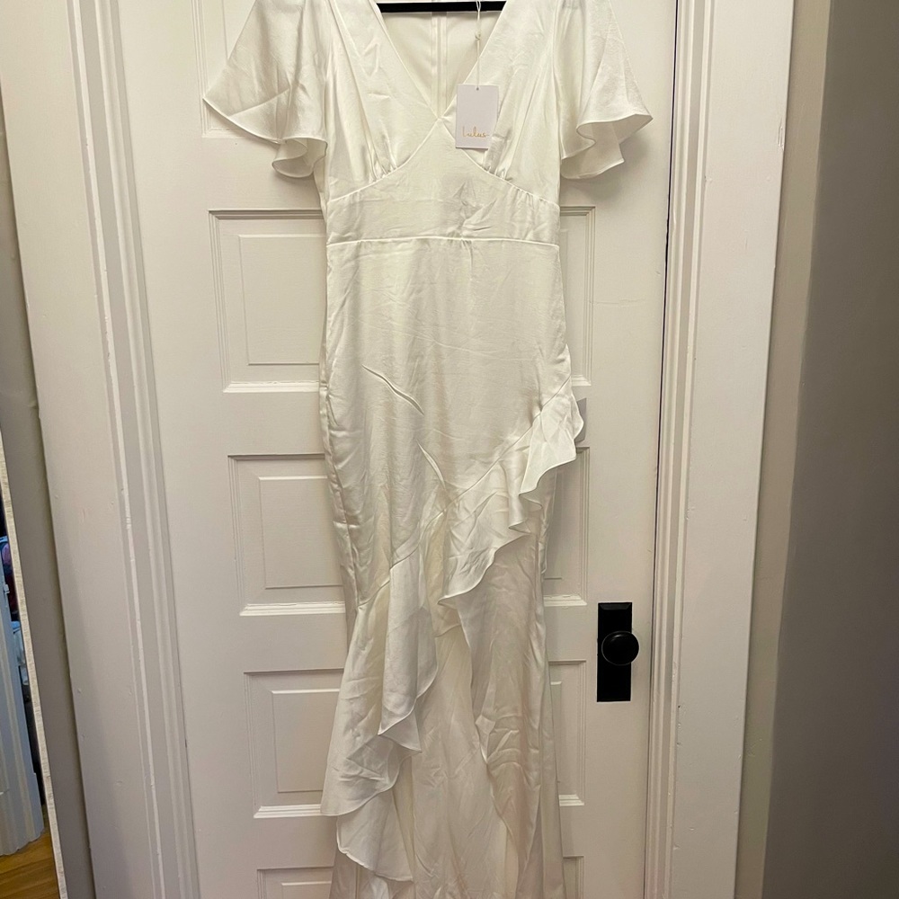 White Satin Ruffled Maxi Dress, Brand new from Lulus - Picture 2 of 3